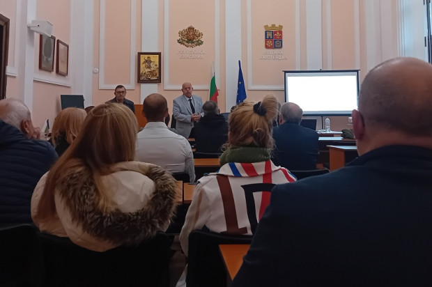 Бизнесът в Кюстендил прави анкета за такса Отпадъци Бизнесът в Кюстендил прави анкета за такса Отпадъци