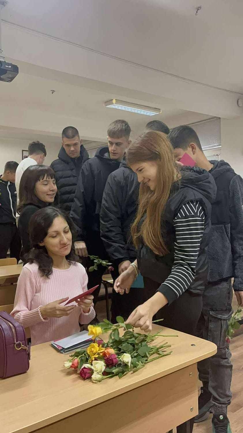 Урок по човечност! Ученици в Сандански върнаха усмивката на Анна с трогателен жест за рождения и ден