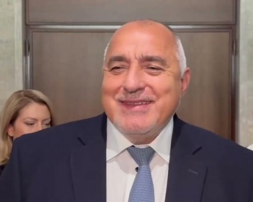 Борисов: Връщаме на Радев колите и шофьорите