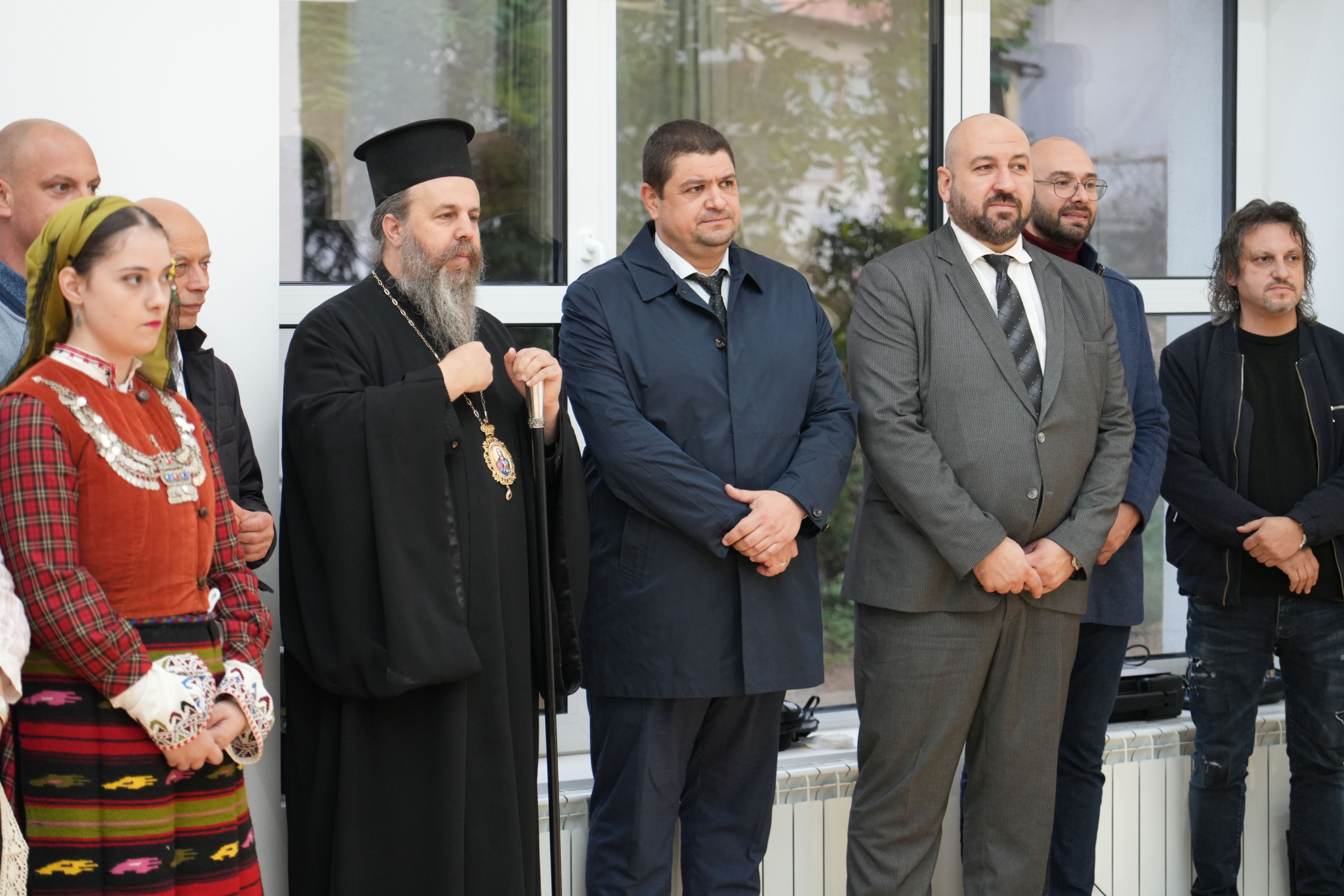 С тържествен водосвет бе открит новият хореографски комплекс в ЮЗУ Неофит Рилски С тържествен водосвет бе открит новият хореографски комплекс в ЮЗУ Неофит Рилски