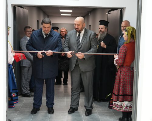 С тържествен водосвет бе открит новият хореографски комплекс в ЮЗУ  Неофит Рилски
