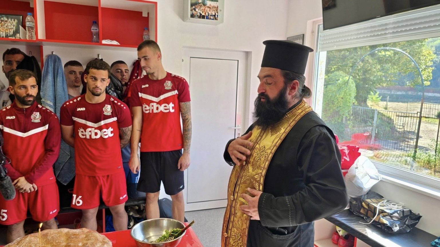 С водосвет осветиха обновените съблекални на ОФК Беласица