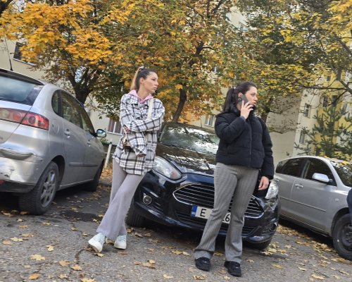 Млада шофьорка от Сандански помете четири коли в квартал  Ален мак  в Благоевград