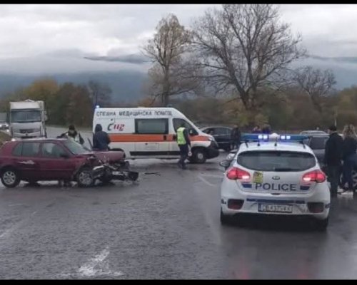 Възстановено е движението по пътя Якоруда -Разлог след катастрофа