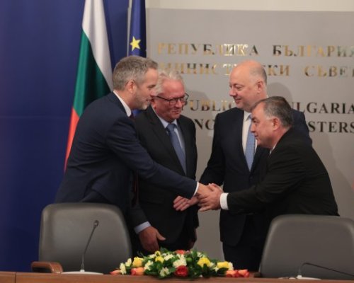 Историческа сделка: България и Райнметал подписаха договора за завода за барут и боеприпаси