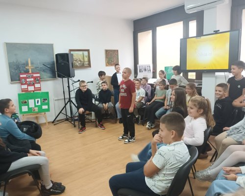 С урок по родолюбие третокласници в Благоевград почетоха народните будители