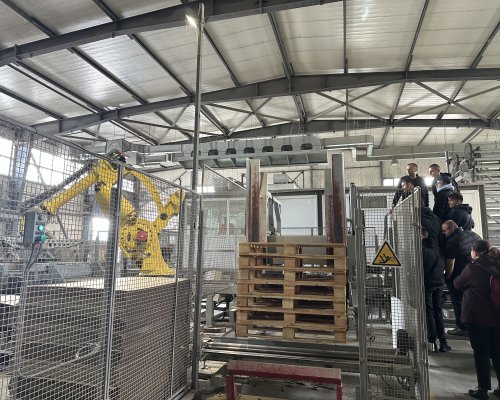 Студенти от ВТУ  Тодор Каблешков  посетиха производствената база на  Грома Холд  в с. Бело Поле