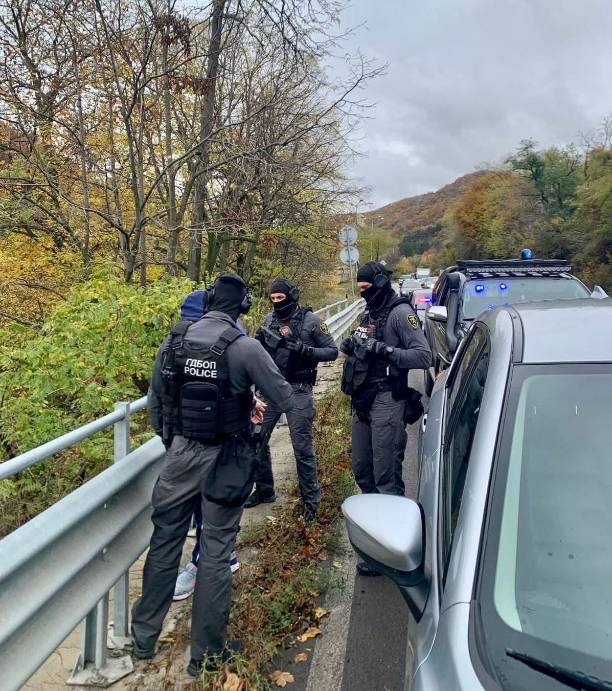 Двама дилъри задържани от ГДБОП при акция в Петрич,  Сливен и София СНИМКИ