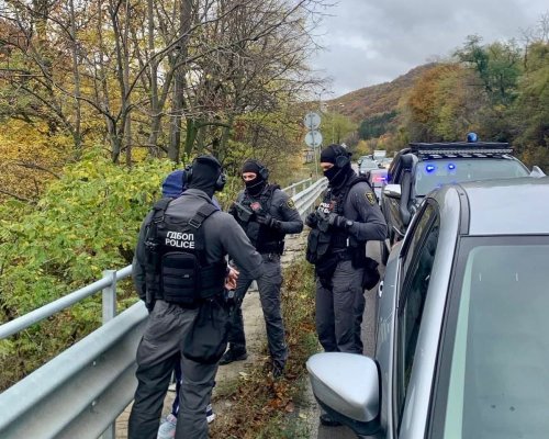 Двама дилъри задържани от ГДБОП при акция в Петрич,  Сливен и София СНИМКИ