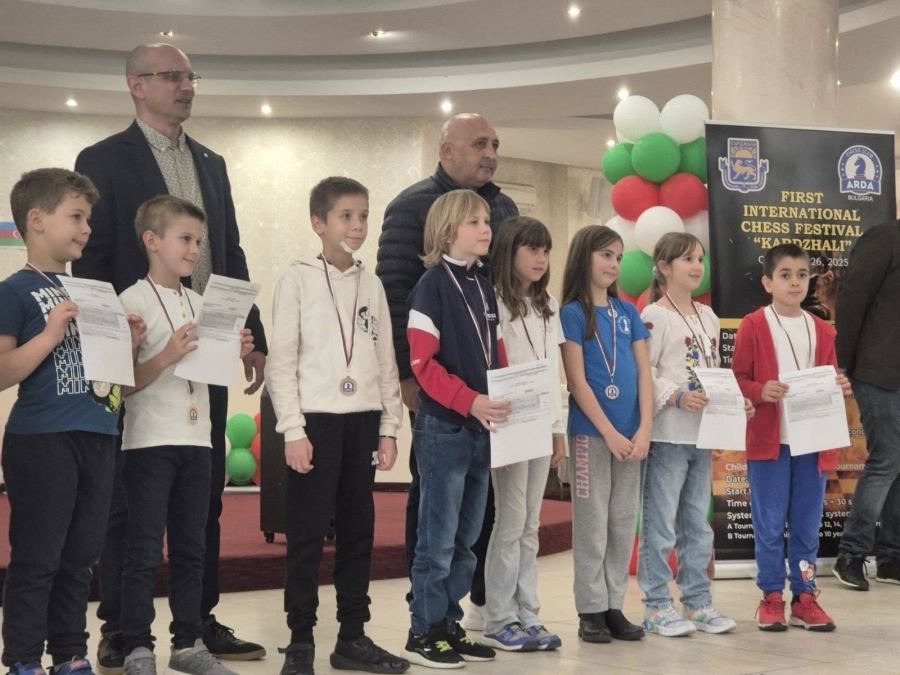 Катерина Грънчарова от Разлог с бронз от международен шахматен фестивал Катерина Грънчарова от Разлог с бронз от международен шахматен фестивал