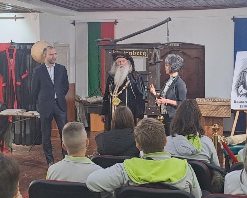 Кметът на Кюстендил инж. Огнян Атанасов даде началото на празничните прояви за Деня на народните будители