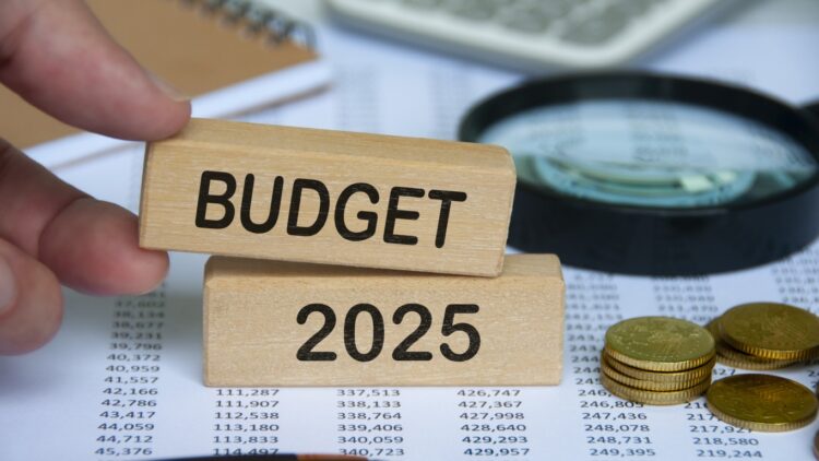 Бюджет 2026: Рекордни приходи и разходи-какви са притесненията на бизнеса и синдикатите Бюджет 2026: Рекордни приходи и разходи-какви са притесненията на бизнеса и синдикатите