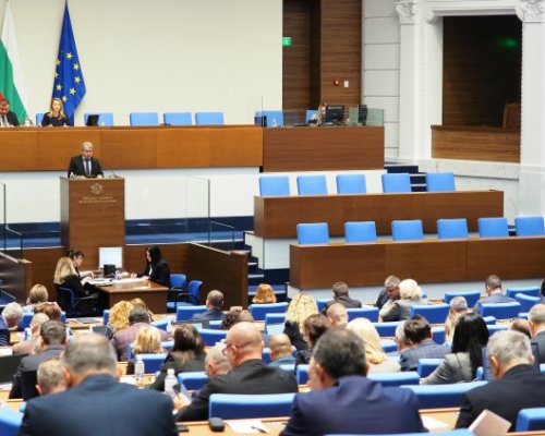 Депутатите отхвърлиха ветото на президента за продажбата на Лукойл