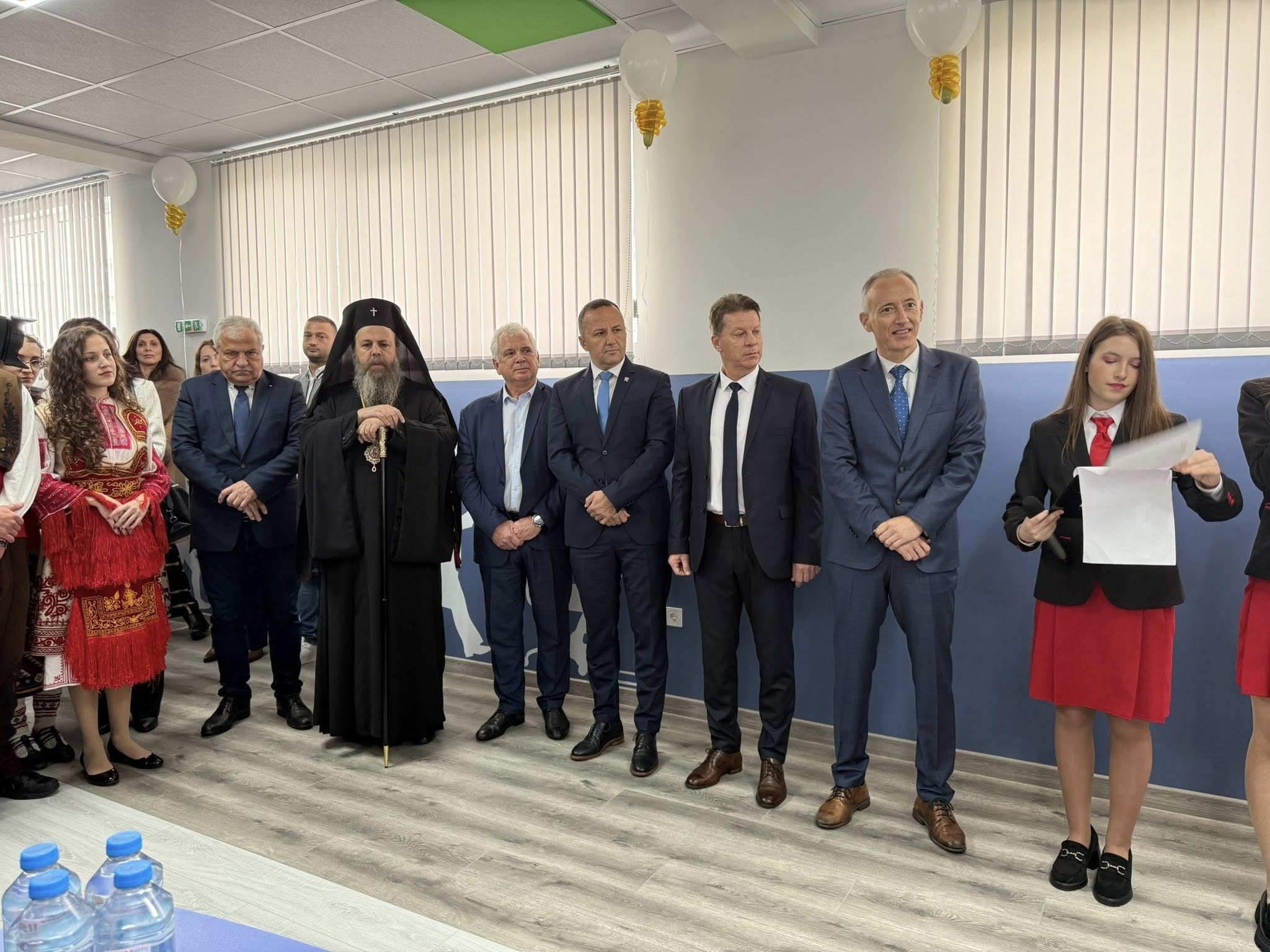 STEM център и две волейболни игрища откри министър Вълчев в Неврокопска професионална гимназия Димитър Талев в Гоце Делчев