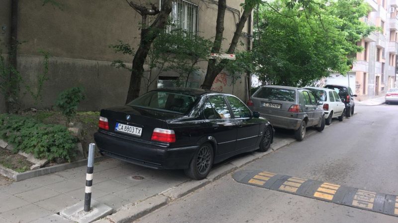 Строг контрол върху паркирането по тротоарите в Гоце Делчев Строг контрол върху паркирането по тротоарите в Гоце Делчев