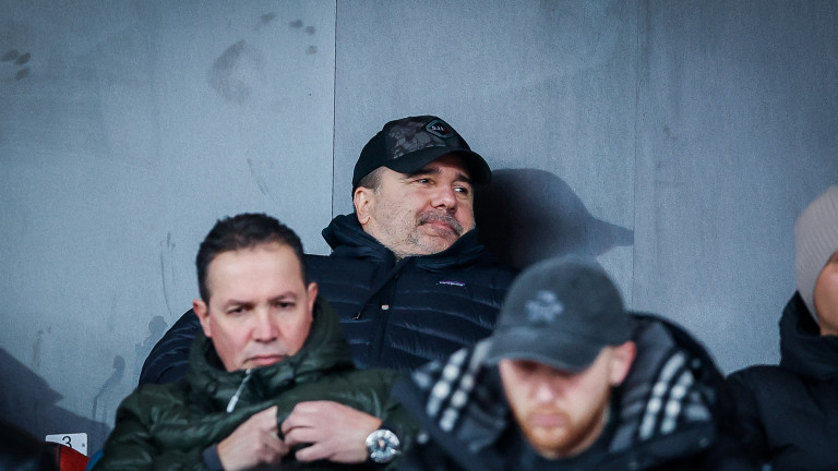 Цветомир Найденов се шегува с шеф на ЦСКА и футболист на Левски Цветомир Найденов се шегува с шеф на ЦСКА и футболист на Левски