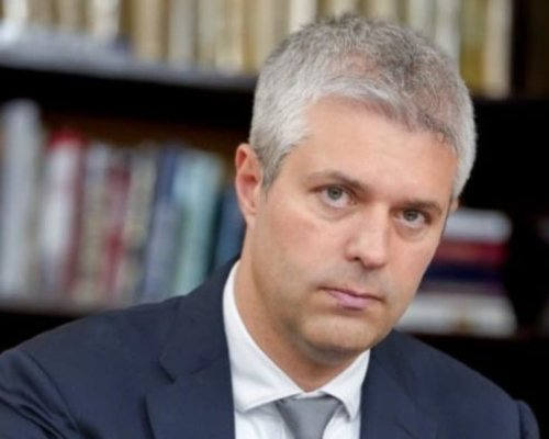 Не ходиш на работа, защото си в ареста. Могат ли да те отстранят за това, ако си Благомир Коцев