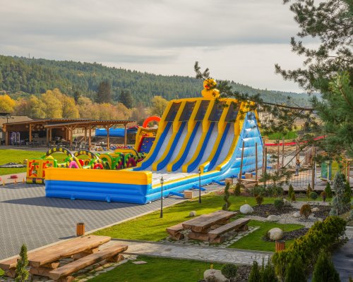 Алиса в страната на чудесата оживява в планината-Добре дошли в Therme Fun and Sport Park