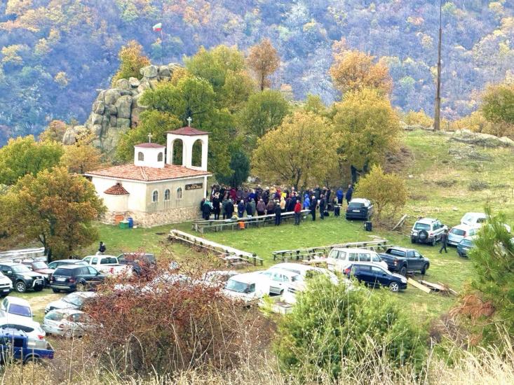 Храмов празник в село Мечкул-миряни се събраха в чест на Свети Великомъченик Мина Храмов празник в село Мечкул-миряни се събраха в чест на Свети Великомъченик Мина