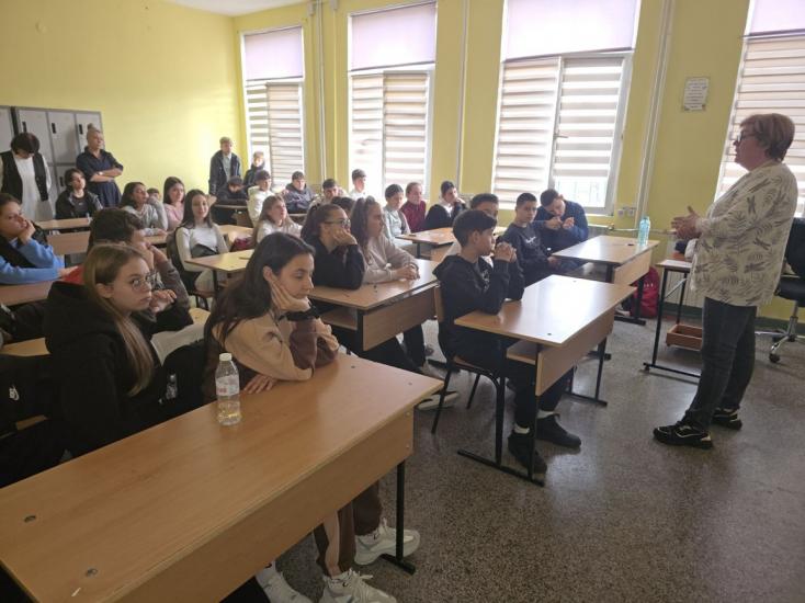 Ученици и здравни медиатори в Симитли обсъдиха вредата от употребата на алкохол Ученици и здравни медиатори в Симитли обсъдиха вредата от употребата на алкохол
