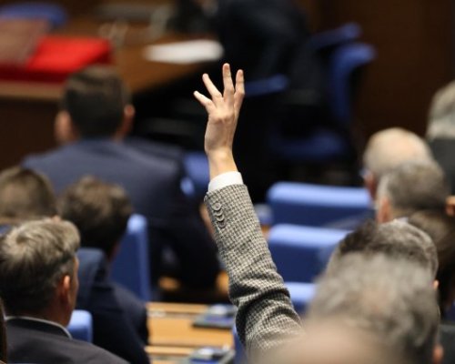 Родителите на деца до 12 г. ще могат да работят дистанционно през лятото