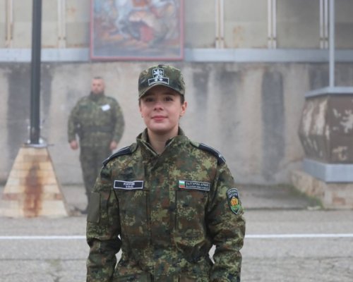 Лейтенант д-р Катерина Кирова поема медицинския пункт на Трето бригадно командване