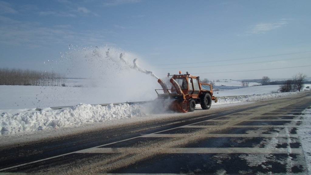 Зимните мерки на пътя влизат в сила от днес! Напомняме за гуми и разумно шофиране!