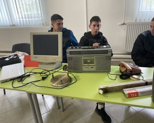 Разлог проведе еко кампания за събиране на опасни отпадъци