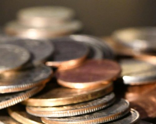 Златните 100 лева струват близо 200 000 лв., а редки 10-левки достигат над 50 000 лв.