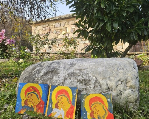 Деца се учиха на иконопис в Килийното училище в благоевградското село Габрово