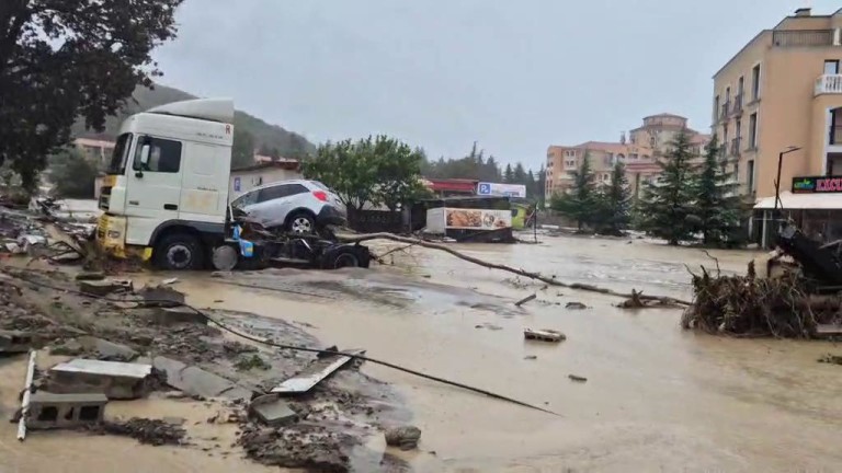 Курортите с най-голям риск от наводнения: Свети Влас, Лозенец, Царево, Шабла и Слънчев бряг