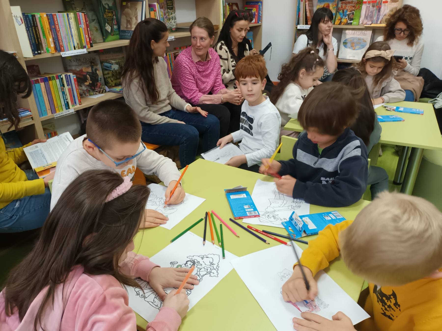 Родители прочетоха приказки с поуки на децата си в РБ Димитър Талев Родители прочетоха приказки с поуки на децата си в РБ Димитър Талев