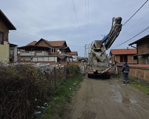 Положен е бетонът на дънната плоча на новия християнски храм в Дупница