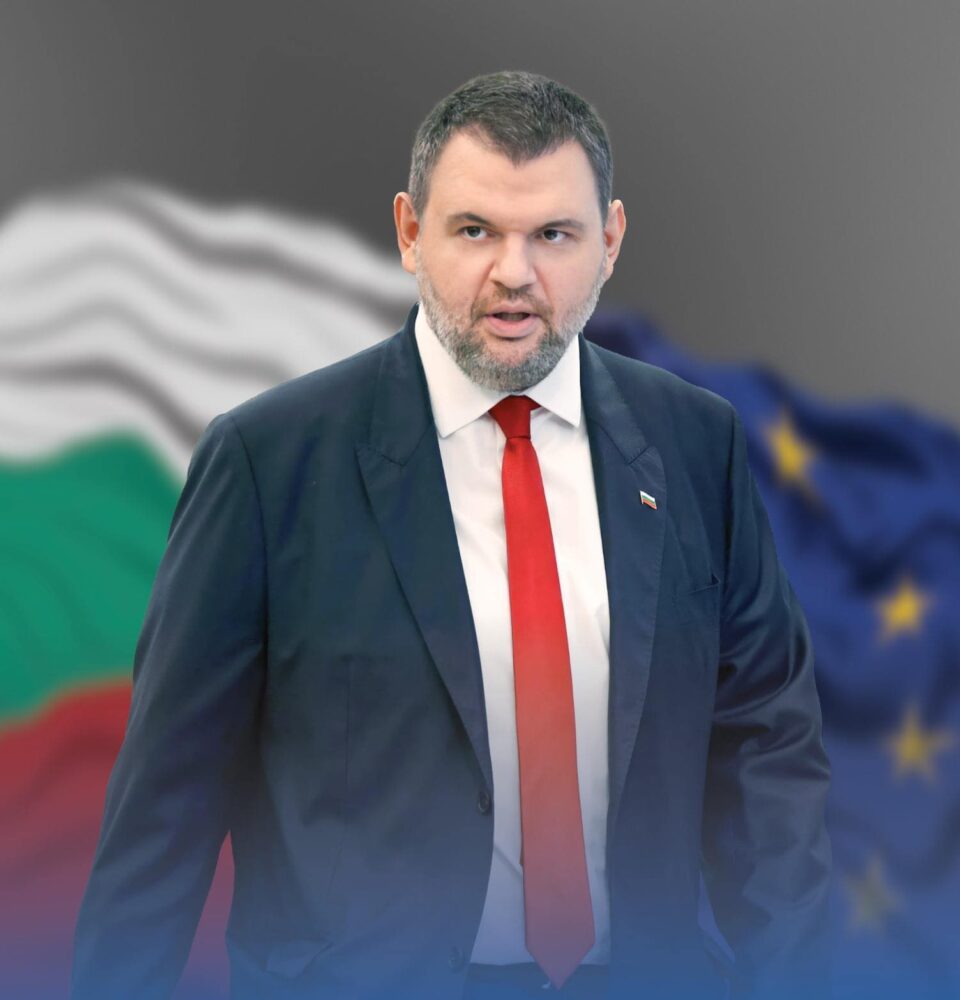 Пеевски с писмо до финансовия министър настоя за коледни добавки за българските пенсионери. ПГ на ДПС-НОВО НАЧАЛО дарява декемврийските си заплати