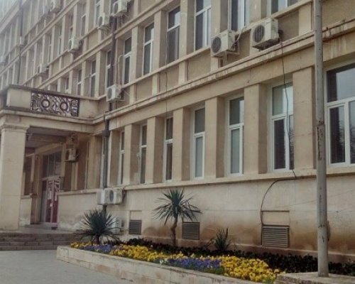 Петима надзиратели задържани при акция в ареста във Варна