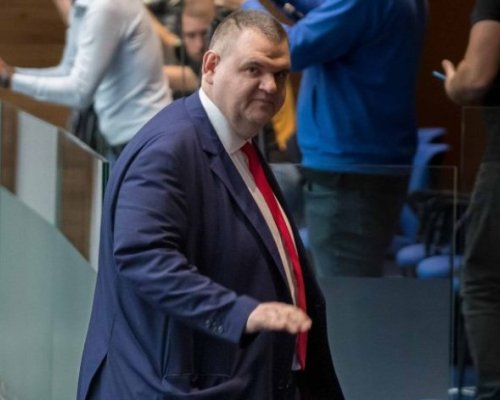 Пеевски: Закриване на Авиоотряда и край на екзотичните воаяжи