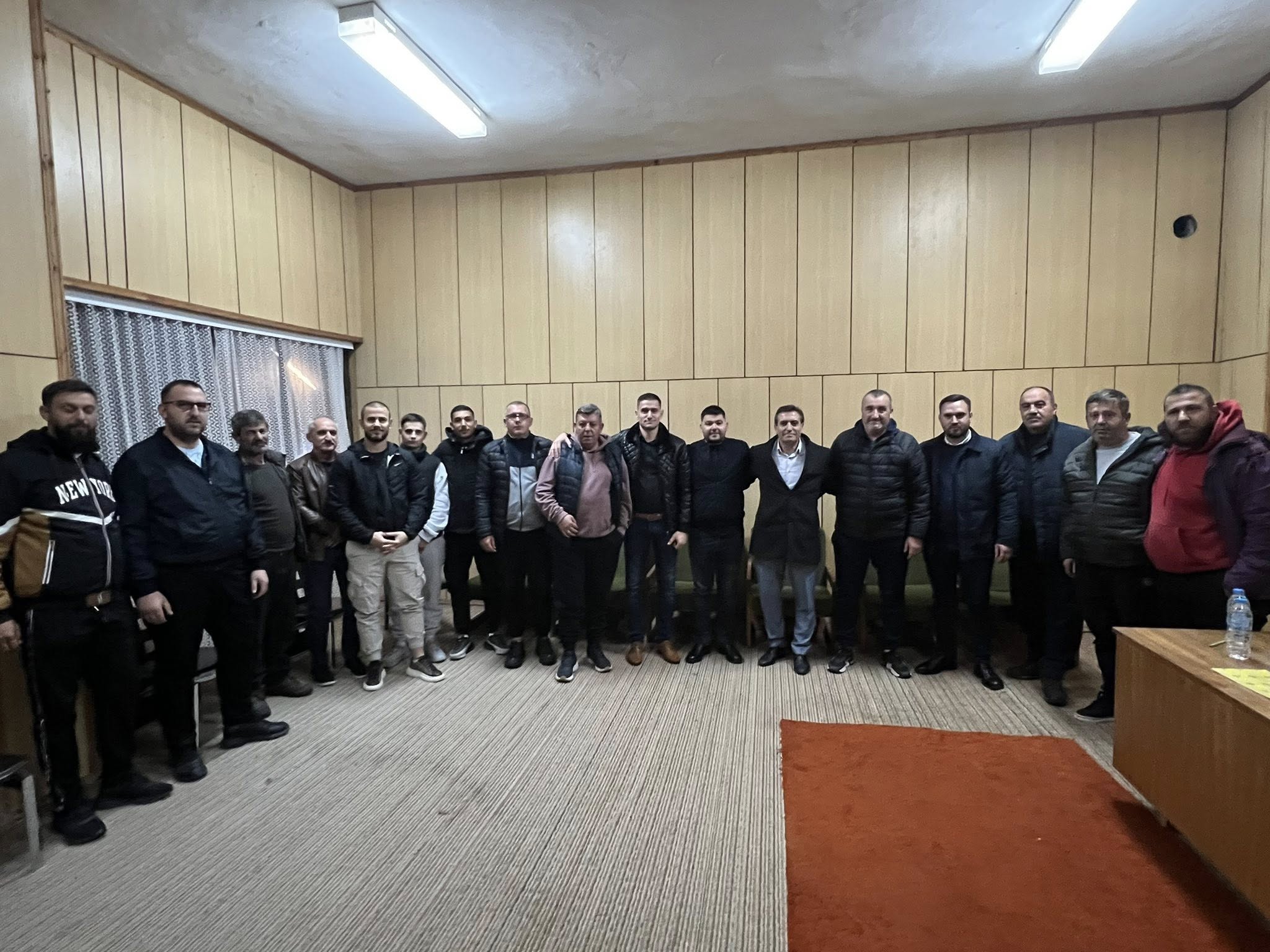 ДПС Гърмен проведе среща с жителите на село Хвостяне за решаване на местни проблеми ДПС Гърмен проведе среща с жителите на село Хвостяне за решаване на местни проблеми