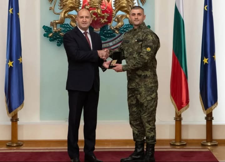 Войник от петричкото село Ключ е удостоен с най-високото звание на Президента Войник от петричкото село Ключ е удостоен с най-високото звание на Президента