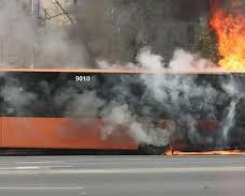 Пълен с хора автобус се запали на пътя Айтос -Бургас