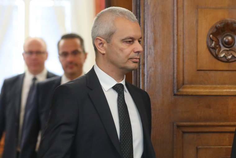 Възраждане застава до ПП за блокадата на парламента