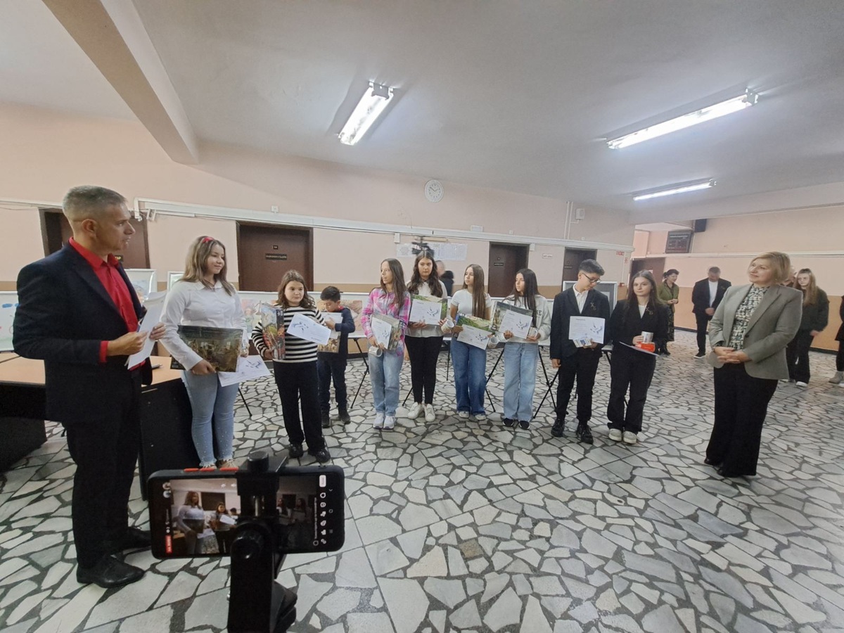За истината, уважение, доверие, доброта настояха учениците победители в Областния ученически конкурс В страната на Справедливостта 2025 г. , наградени в Съдебната палата в Дупница