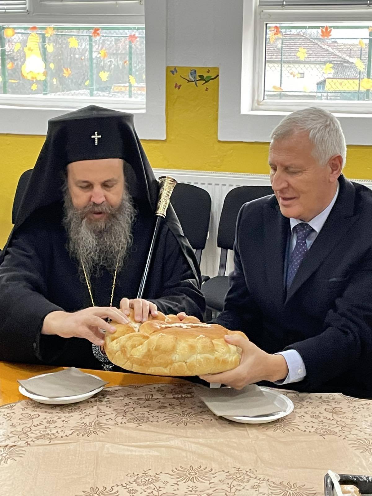 Вълнуващ урок с учениците на Горно Драглище за духовните ценности на християнското семейство с Неврокопския Митрополит Серафим