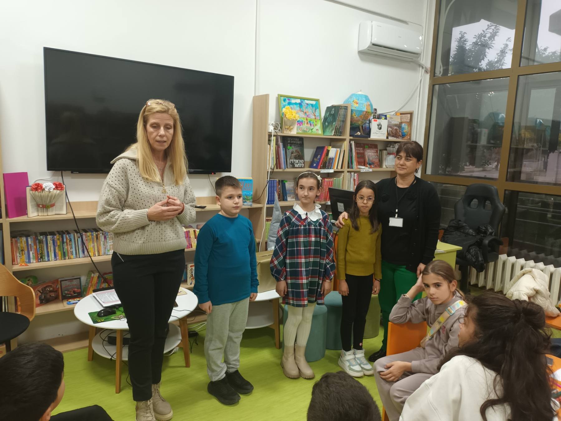 Наградиха с таблети най-четящите деца в РБ Димитър Талев в Благоевград Наградиха с таблети най-четящите деца в РБ Димитър Талев в Благоевград