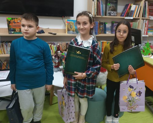 Наградиха с таблети най-четящите деца в Благоевград
