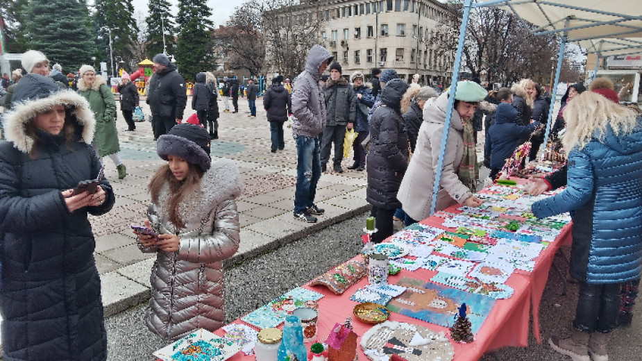 Коледа е, стават чудеса в Кюстендил
