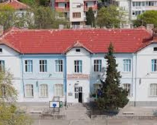 Първо основно училище Свети Климент Охридски в Сандански ще открие паметник на своя патрон
