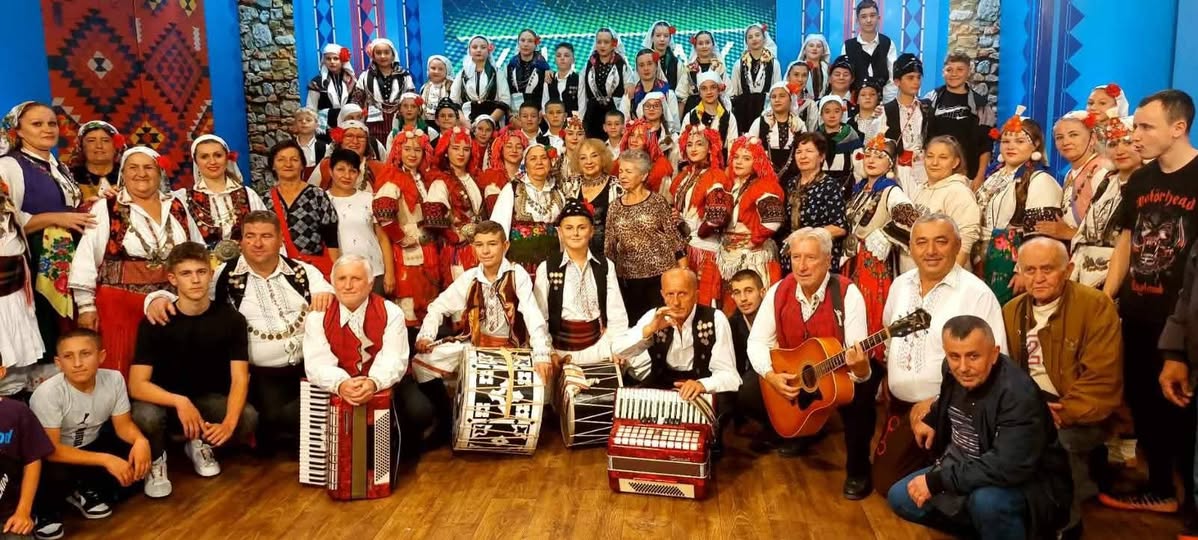 Центърът за фолклор Етно Илинден с концерт в читалището на село Баня Центърът за фолклор Етно Илинден с концерт в читалището на село Баня