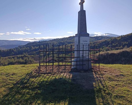 Община Разлог обнови двата военни паметника в с. Елешница
