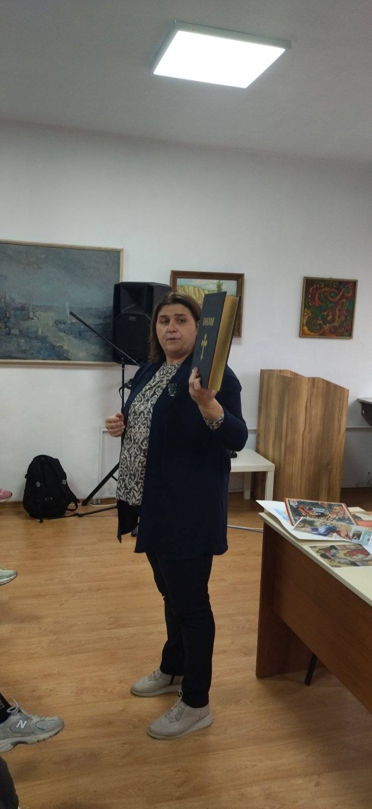 Урок по доброта и вяра: вдъхновяваща среща с Мирела Кючукова в библиотеката Д. Талев в Благоевград Урок по доброта и вяра: вдъхновяваща среща с Мирела Кючукова в библиотеката Д. Талев в Благоевград
