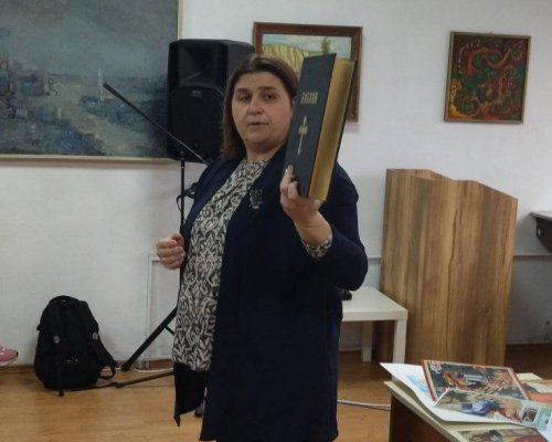 Урок по доброта и вяра: вдъхновяваща среща с Мирела Кючукова в библиотеката  Д. Талев  в Благоевград